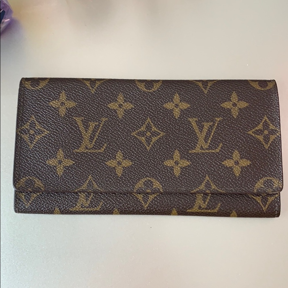 Louis Vuitton vintage monogram bifold wallet